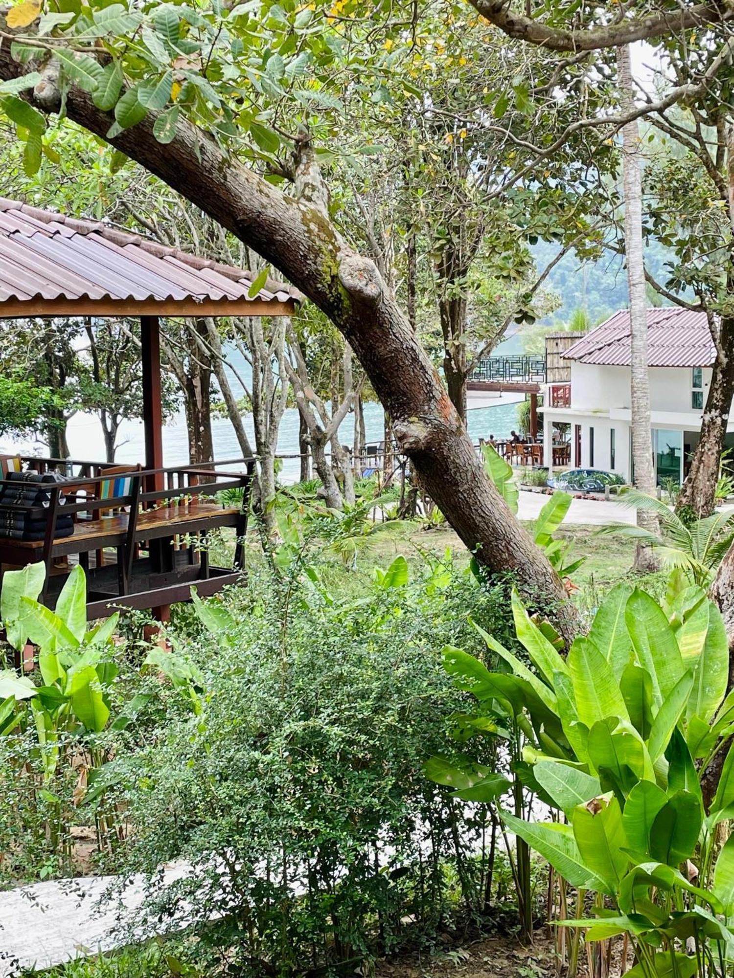 Marina Resort Koh Phayam Ranong Exterior foto